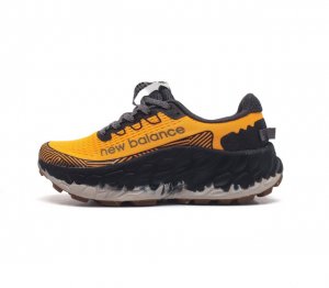 新百伦 [New Balance] Fresh Form 男士运动鞋 厚底增高跑鞋 这款跑鞋不仅有着以大数据为基础的fresh Foam虎蜂大底 还有着独创的h
