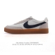 耐克板鞋 生胶米白 复古板鞋J.Crew X Nike 联名 Killshot Ii Leather 男女休闲复古运动鞋。采用米白色皮革制作鞋身，大号Swoos