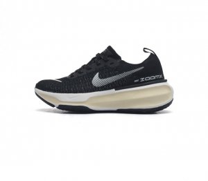 Nike Zoomx Invincible Run Fk 3 机能风格运动鞋 跑步鞋搭载柔软泡绵 在运动中为你塑就缓震脚感 设计灵感源自日常跑步者 提供稳固支撑