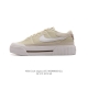Nike 耐克 Court Legacy Lift 女士运动鞋 运动厚底小白鞋 复古休闲鞋，上部和合成的 Strati 重叠,增加纹理、深度和透气性。 刺绣细节