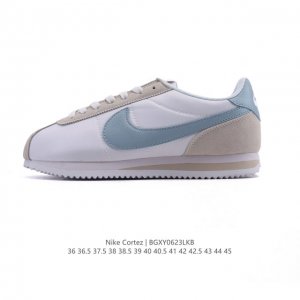 Nike Classic Cortez Nylon 耐克阿甘鞋男女子运动鞋。秉承元年款经典风格，糅合防水鞋面设计，令双足保持干爽舒适。防水锦纶鞋面强势抵御风雨侵