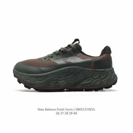 新百伦 [New Balance] Fresh Form 女士运动鞋 厚底增高跑鞋。这款跑鞋不仅有着以大数据为基础的fresh Foam虎蜂大底，还有着独创的h - 点击图像关闭