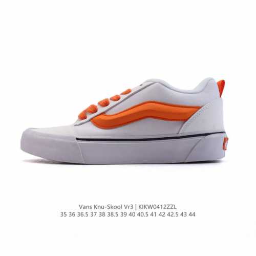 万斯 Vans Knu-Skool Vr3 Lx 面包鞋帆布拼接鞋面。坎普尔 茱利安系列低帮复古硫化休闲运动板鞋“肥胖版大Logo”要说整个年最为热门的鞋型之一