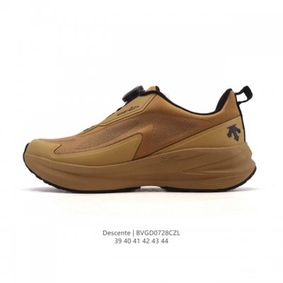 新品公司级 Descente 迪桑特Urban Outdoor系列男款Traxis运动休闲鞋夏季新品。迪桑特的Core-Tex面料，轻薄又坚固，防水透气还防风，