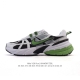 Nike 耐克 V2K Run 减震防滑 复古低帮运动跑步鞋 超火复古跑鞋，采用太空革组合呼吸网眼布鞋面材质，搭载正确4层组合底模，嵌入Tpu加固稳定模块,双层