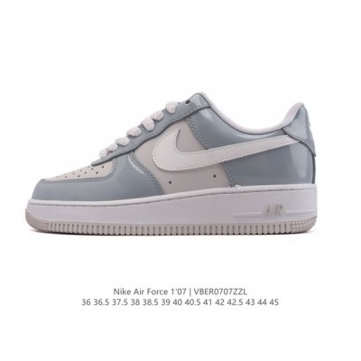 真标 耐克 Nike Air Force 1 '07 Low 空军一号含气垫 小白鞋 低帮百搭厚底增高休闲运动板鞋。柔软、弹性十足的缓震性能和出色的中底设计，横