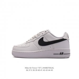 耐克 Nike Air Force 1 '07 Low 空军一号含气垫 低帮百搭厚底增高休闲运动板鞋。柔软、弹性十足的缓震性能和出色的中底设计，横跨复古与现代的