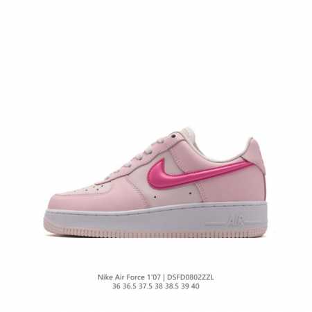 耐克 Nike Air Force 1 '07 Low 空军一号含气垫 低帮百搭厚底增高休闲运动板鞋。柔软、弹性十足的缓震性能和出色的中底设计，横跨复古与现代的 - 点击图像关闭