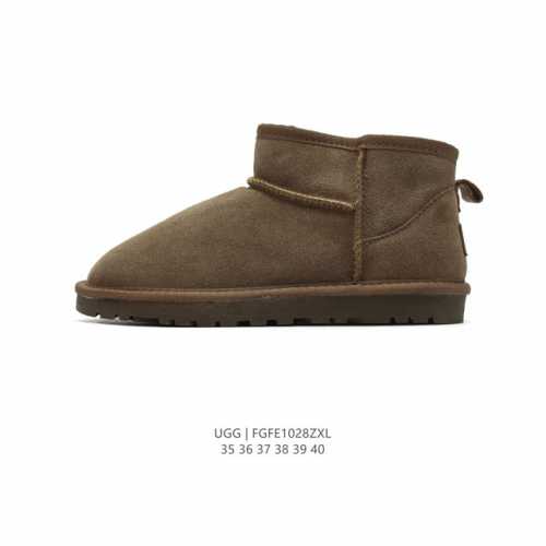 UGG 雪地靴 女鞋广东原产，采用TPU模压鞋面内嵌羚羊棕羊毛，鞋面具有防水功能，选用7毫米UGGPURE 植入式羊毛里衬与可拆卸的UGGPURE 植入式羊毛鞋