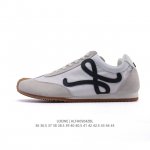 公司级 Loewe 罗意威 Ballet Runner 皮革织物拼接 简约圆头 系带 低帮 运动休闲鞋这双鞋是Loewe新发布的Ballet Runner ，被