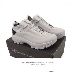 公司级 始祖鸟Arcteryxkonseallt 户外高性能超轻舒适透气 休闲运动徒步登山鞋 始祖鸟 这款Konseal 户外鞋的设计可应对多数技术路线和长途徒