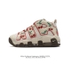 耐克 Nike Air More Uptempo '96 皮蓬全掌气垫女子运动鞋厚底增高缓震慢跑鞋。续写 20 世纪 80 年代和 90 年代篮球运动飞速发展的