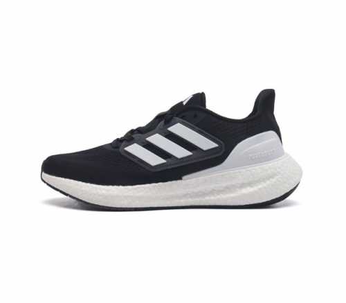 阿迪达斯adidas Pureboost 23W阿迪简约轻便透气爆米花休闲跑鞋 鞋款保持独特造型以及s型后跟设计 两侧支撑条提供安全稳定的支撑作用,后跟支撑片采