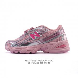 new Balance Mr740 Nb新百伦系列复古老爹风休闲运动慢跑鞋。采用轻质牛剖革拼接透气网眼衬垫织物鞋面材质 T-Beam大底提供足步弓支撑 保持步态
