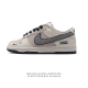 耐克 Nike Dunk Low Retro 运动鞋复古板鞋。作为 80 年代经典篮球鞋款，起初专为硬木球场打造，后来成为席卷街头的时尚标杆，现以经典细节和复古