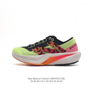 新百伦 New Balance Nb 男鞋rc Elite系列mrcxlg3马拉松专业竞速碳板跑步鞋。搭载全新升级的全脚掌，Fuelcell科技中底，其优秀的疾