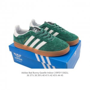 阿迪达斯 T 头鞋 系列Bad Bunny X Adidas Gazelle Indoor德训鞋 潮运动板鞋。Badbunny与Adidas再度联名，推出全新G