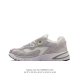 阿迪达斯adidas Originals Astir Sn W 阿斯蒂尔系列老爹风复古透气缓震休闲运动慢跑鞋。穿上 Adidas 阿迪达斯 Astir ,尽情表