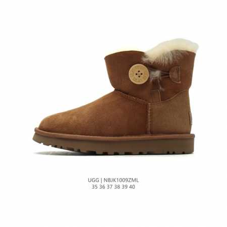 公司级 Ugg雪地靴 纽扣木扣款中筒靴 时尚舒适女鞋绑带户外雪地靴 俏皮可爱的百变造型， 美国轻奢品牌ugg 平底系列冬季 雪地休闲保暖毛毛雪地靴。官方同步包装 - 点击图像关闭