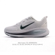 耐克 Nike Vomero 18 厚底增高老爹运动跑步鞋。全新 Vomero 提供比以往更多的緩衝效能以及該系列有史以來最高的鞋底高度，結合 Nike 的 Z