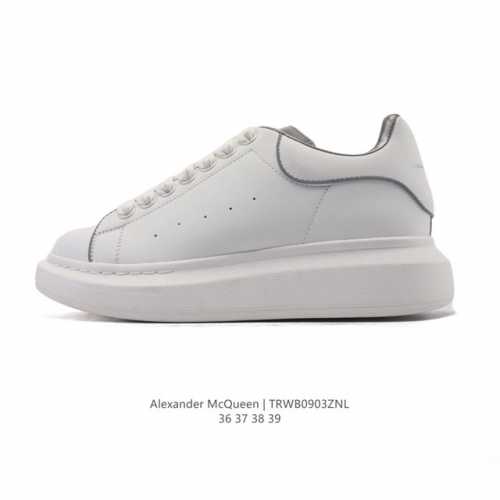 公司级 Alexandermcqueen 亚历山大 麦昆Mcq 运动小白鞋 厚底增高闪尾光滑牛皮平底鞋休闲鞋 时尚女板鞋潮运动鞋 ，火爆到大街小巷无人不知，无人