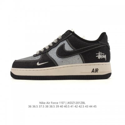 耐克 Nike Air Force 1 '07 Low 空军一号含气垫 小白鞋 低帮百搭厚底增高休闲运动板鞋。柔软、弹性十足的缓震性能和出色的中底设计，横跨复古