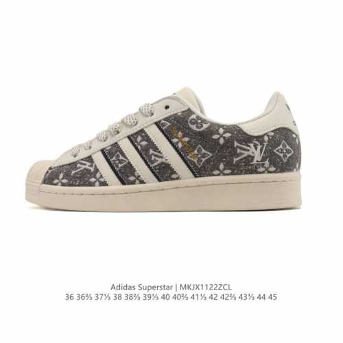 阿迪达斯 Adidas Superstar 2025年新款鞋子 经典贝壳头系列 新款休闲板鞋潮流男女士运动鞋 。鞋面帆布拼接材质 标志性的贝壳鞋头，简约的线条。