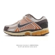 Nike 耐克夏季 Zoom Vomero 5 运动鞋休闲训练跑步鞋。Nike Zoom Vomero 5 男女子运动鞋妥帖包覆足部，提供透气支撑效果。耐穿材料