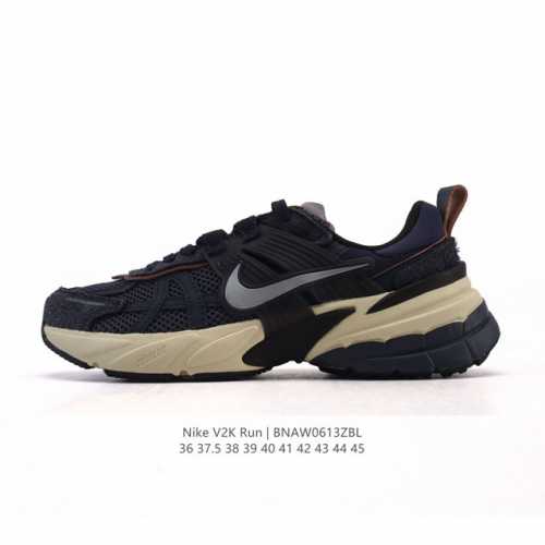 Nike 耐克 V2K Run 减震防滑 复古低帮运动跑步鞋 超火复古跑鞋，采用太空革组合呼吸网眼布鞋面材质，搭载正确4层组合底模，嵌入Tpu加固稳定模块,双层