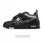 帝王版 Lv Skate Sneaker 路易威登 2025年新款运动板鞋 蛇年限定 春夏秀场初次亮相，此次以粒面牛皮革焕新呈现。加垫鞋领和鞋舌援引滑板鞋设计，