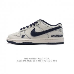 公司级 耐克 Nike Dunk Low Retro 运动鞋复古板鞋。作为 80 年代经典篮球鞋款，起初专为硬木球场打造，后来成为席卷街头的时尚标杆，现以经典细