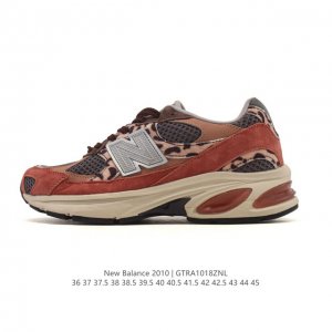 公司级 新百伦 New Balance2010英产做旧鞋款纯色绒运动鞋 厚底增高老爹鞋。此复刻经典鞋款，加入当下大热的户外元素，以曾经篮球鞋款型式样加以打造鞋款