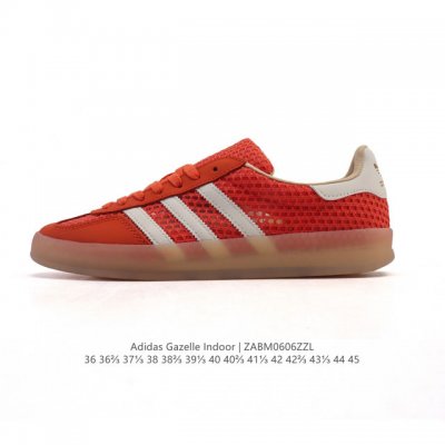 阿迪达斯 Adidas Originals Gazelle Indoor复古三叶草防滑透明橡胶板鞋经典运动鞋。这款经典鞋,忠于原版设计,缀撞色三条纹和鞋跟饰片。