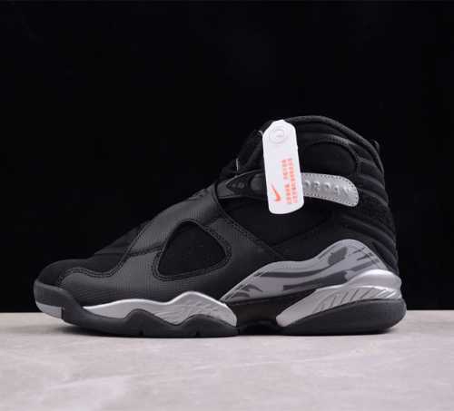 Air Jordan 8 Aj8 乔8 黑灰篮球鞋 Fd133 01 稳和厚实的氛围之下 中底和鞋舌精妙的多彩点缀带来十足的抢眼亮点 张弛有度的魅力呈现 不容错