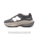 公司级 椰香扑鼻new Balance Warped Runner新款老爹鞋 厚底增高休闲复古运动跑步鞋。Beam大底提供足步弓支撑，解构皮革。用猪巴革拼接透气