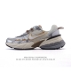 nike 耐克 V2K Run 减震防滑 复古低帮运动跑步鞋 超火复古跑鞋，采用太空革组合呼吸网眼布鞋面材质，搭载正确4层组合底模，嵌入Tpu加固稳定模块,双层