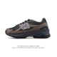公司级 新百伦 New Balance2010英产做旧鞋款纯色绒运动鞋 厚底增高老爹鞋。此复刻经典鞋款，加入当下大热的户外元素，以曾经篮球鞋款型式样加以打造鞋款