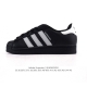 公司级 阿迪达斯 Adidas Superstar 2025年新款鞋子 蛇年新款经典贝壳头系列 新款休闲板鞋潮流男女士运动鞋 。鞋面柔软皮革拼接材质 标志性的贝