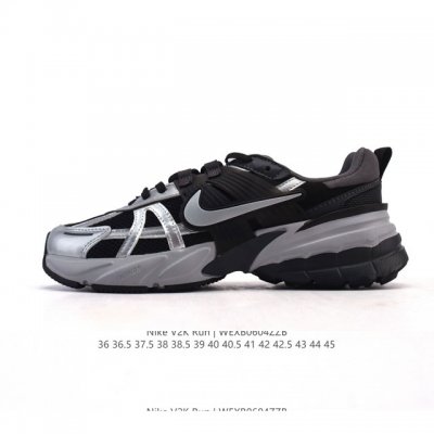Nike 耐克 V2K Run 减震防滑 复古低帮运动跑步鞋 超火复古跑鞋，采用太空革组合呼吸网眼布鞋面材质，搭载正确4层组合底模，嵌入Tpu加固稳定模块,双层