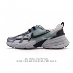 Nike 耐克 V2K Run 减震防滑 复古低帮运动跑步鞋 超火复古跑鞋，采用太空革组合呼吸网眼布鞋面材质，搭载正确4层组合底模，嵌入Tpu加固稳定模块,双层