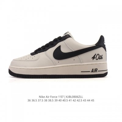 真标 耐克 Nike Air Force 1 '07 Low 空军一号含气垫 小白鞋 低帮百搭厚底增高休闲运动板鞋。柔软、弹性十足的缓震性能和出色的中底设计，横