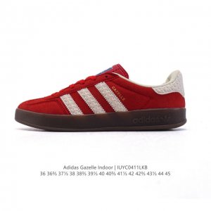 阿迪达斯 Adidas Originals Gazelle Indoor 复古三叶草防滑透明橡胶板鞋经典运动鞋。这款经典鞋,忠于原版设计,缀撞色三条纹和鞋跟饰片