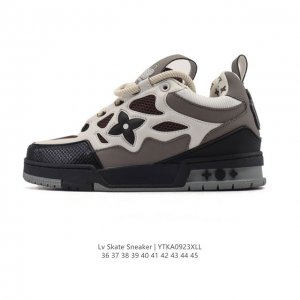 公司级 Lv Skate Sneaker 路易威登 2025年新款运动板鞋 蛇年限定 春夏秀场初次亮相，此次以粒面牛皮革焕新呈现。加垫鞋领和鞋舌援引滑板鞋设计，
