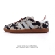 130 阿迪达斯 德训鞋 Adidas Originals Samba Og Shoes 经典运动鞋小白鞋 奶牛花纹 「T头鞋」男女板鞋 彰显休闲摩登风情的时尚