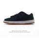 高品质版本 耐克 Nike Sb Dunk Low Pro 男女同款运动鞋复古板鞋。采用柔软皮革鞋面，经久耐穿，塑就如元年款 Dunk 般的复古质感。鞋头透气孔