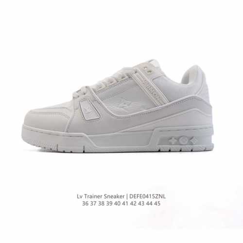 公司级 路易威登 Louis Vuitton Lv路易威登板鞋 时尚运动鞋潮厚底增高男女鞋。舒适防滑底和百搭性霸屏整个时尚娱乐圈，细节调整完美主义！采用柔软皮革