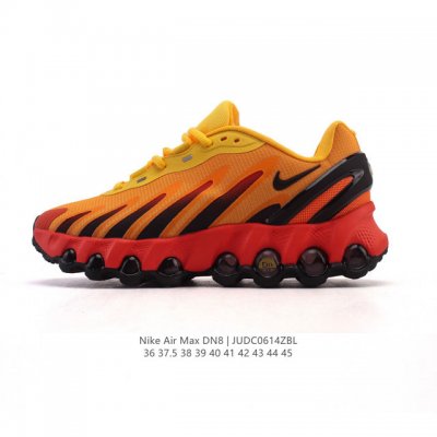 耐克 Nike Air Max Dn8 全掌气垫科技运动跑步鞋Fq7860-005。鞋款采用醒目渐变织物和动态波浪状结构鞋面，搭配黑色中底和外底，以及迷你黑色