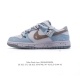 200 耐克 Nike Dunk Low Retro 运动鞋复古解构绑带板鞋 双鞋带。作为 80 年代经典篮球鞋款，起初专为硬木球场打造，后来成为席卷街头的时尚