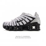 公司级 耐克 Nike Shox Tl 男女子运动鞋厚底增高老爹鞋，令机械力学缓震性能跃升新层次。采用透气网眼鞋面和全掌型 Nike Shox 技术，革新演绎经