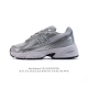 160 new Balance Mr740 Nb新百伦系列复古老爹风休闲运动慢跑鞋。采用轻质牛剖革拼接透气网眼衬垫织物鞋面材质 T-Beam大底提供足步弓支撑
